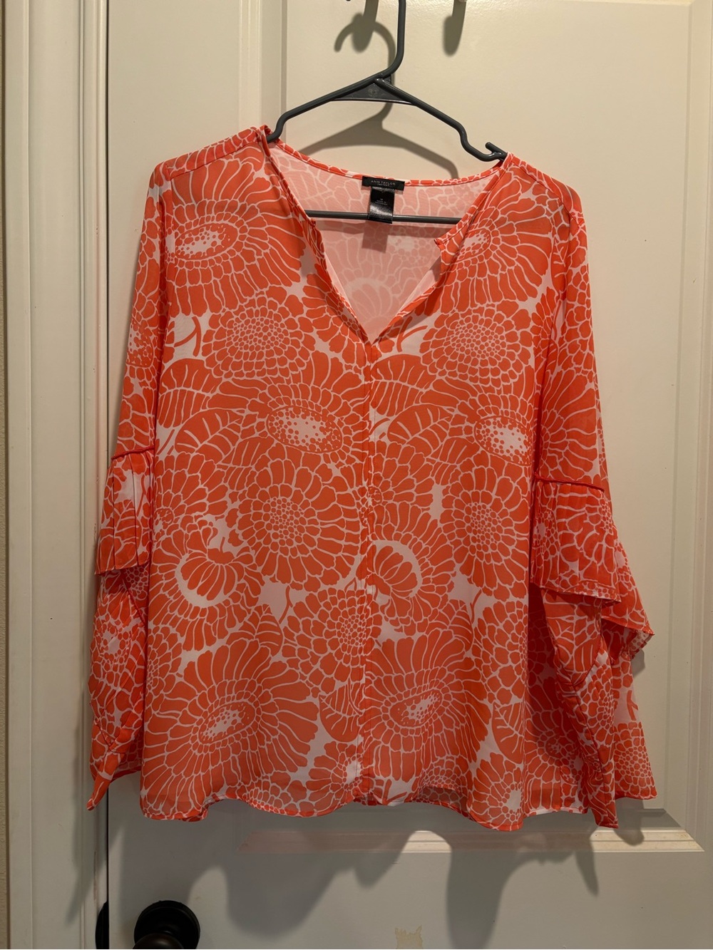 Ann Taylor Factory Coral Floral Split V-Neck Tunic medium